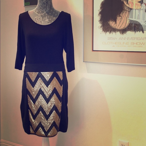 SEQUINED BODYCON DRESS. NW0T. - Picture 2 of 7